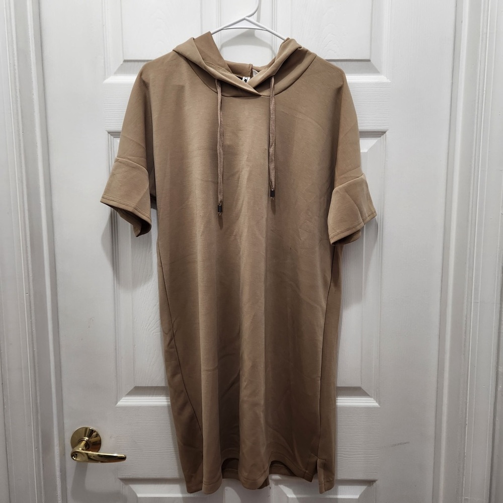 NWT Cable & Gauge Dusty Beige Hoodie Dress